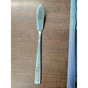 CUS3 Customcraft Custom Craft 1 Flat Master Butter Knife Fleur de Lis Scrolls